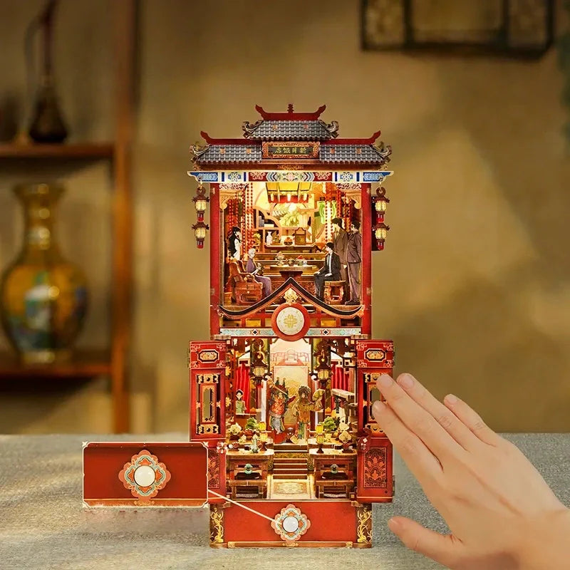 Xinyue Hotel book nook kit – detail view 3
