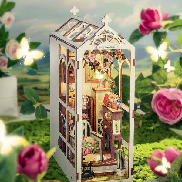 Book Nook - Lucky Flower House