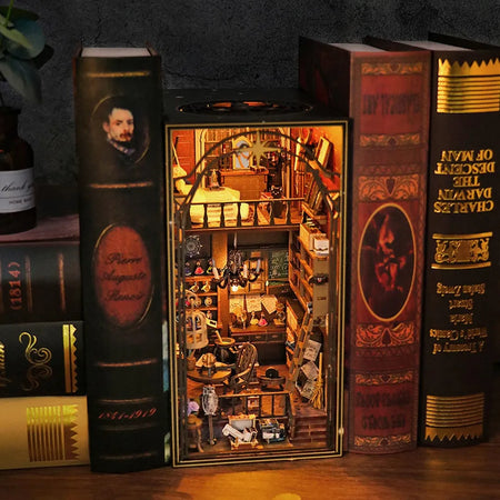 Book Nook - Mira's Magic House