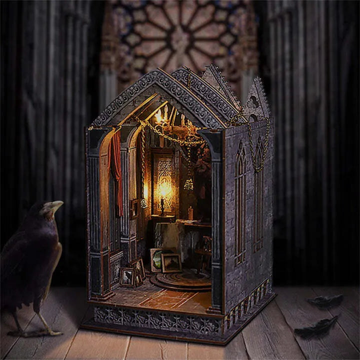 Book Nook - Oración Silenciosa Nocturna