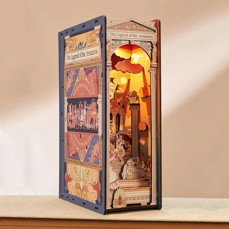 The Legend of the Amazons book nook kit – detail view 5