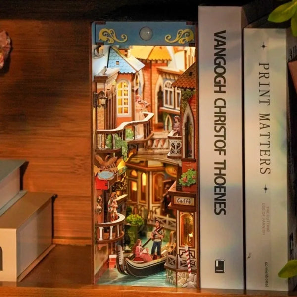 Book Nook - Venetian Dreams