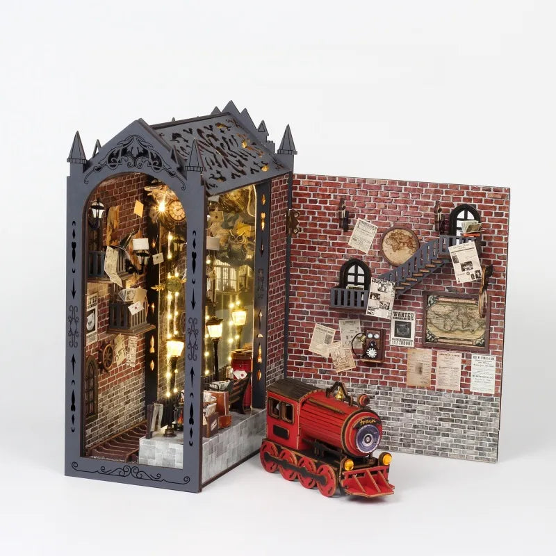 Fantasy Train Platform book nook kit – detail view 9