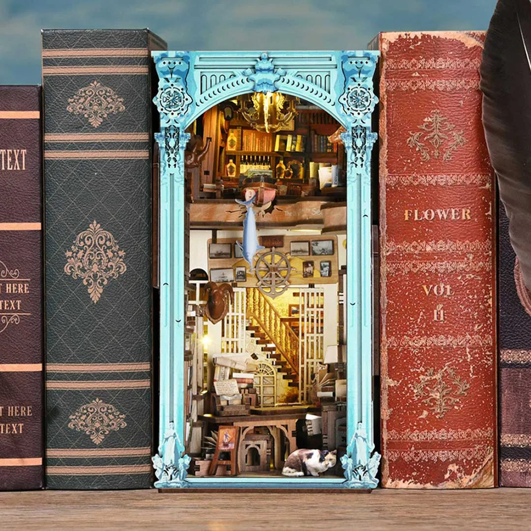 Book Nook - Casa Hemingway