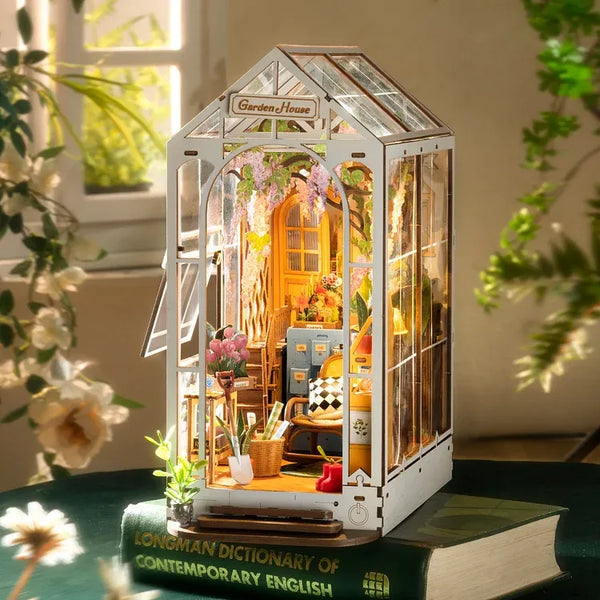 Book Nook - Holiday Garden House | TGB06