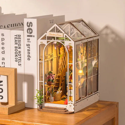 Book Nook - Holiday Garden House | TGB06
