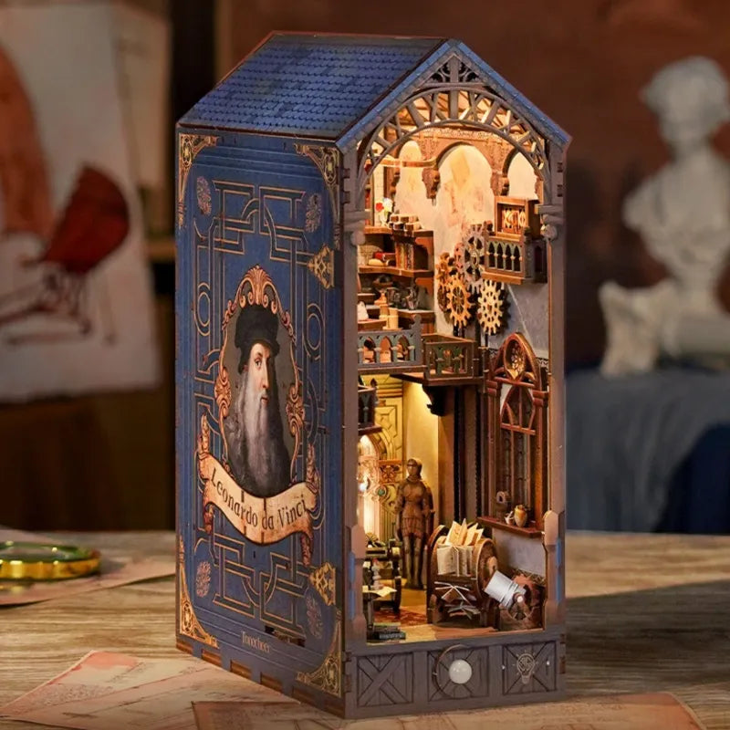 Leonardo Da Vinci book nook kit – DIY Renaissance study