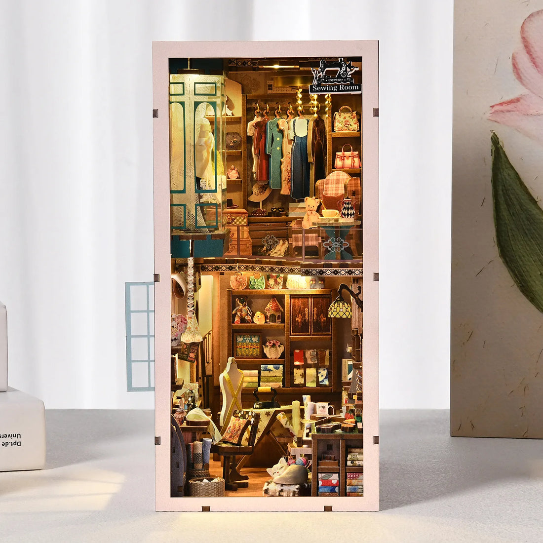 Sewing Room book nook kit – detail view 5