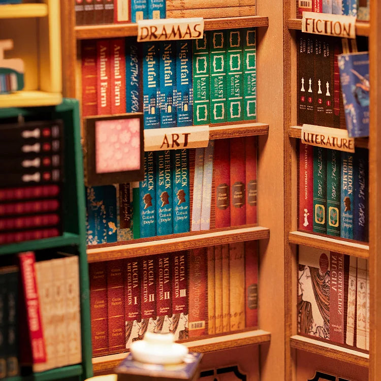 Shakespeare book nook kit – detail view 6