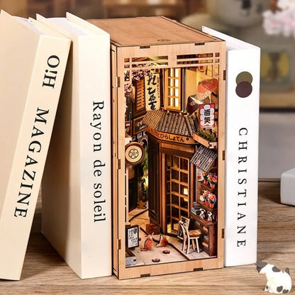 Book Nook Japan - The Alley Waiting for the Cat