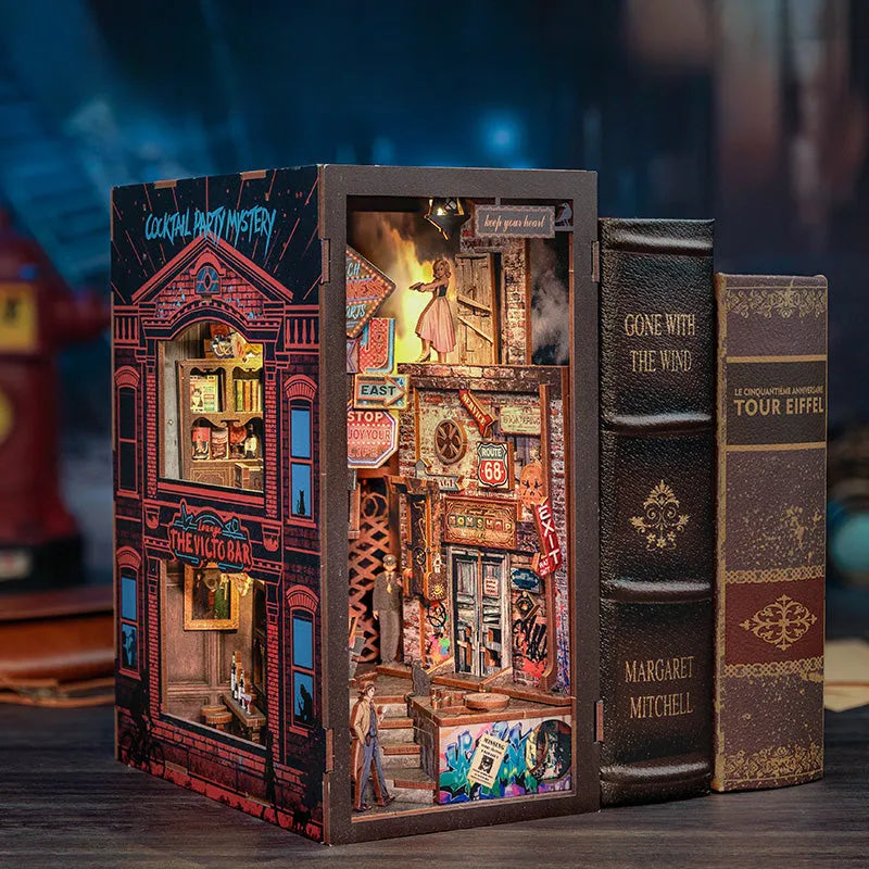 Book Nook - The Long Goodbye