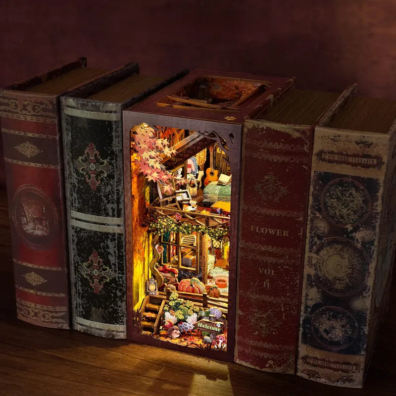 Book Nook - Twilight Cottage