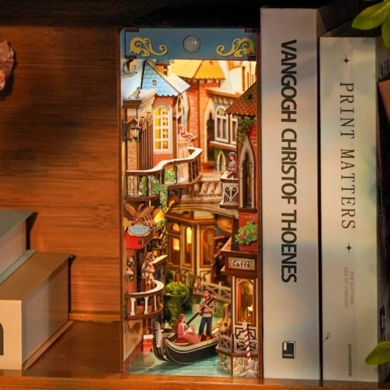 Book Nook - Venetian Dreams