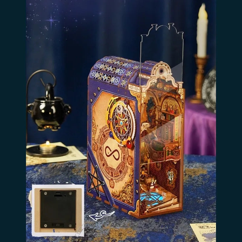 Magical Library book nook kit – detail view 4
