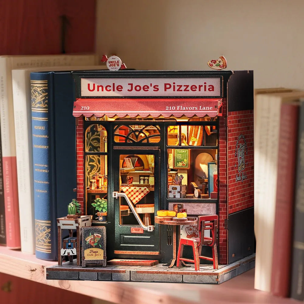 Miniature House Kit - Uncle Joe's Pizzeria