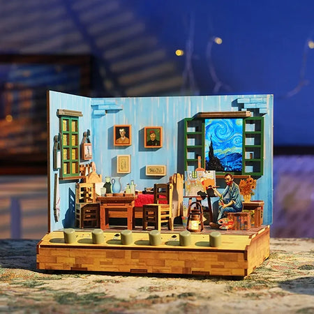 Miniature House - Vincent's Bedroom
