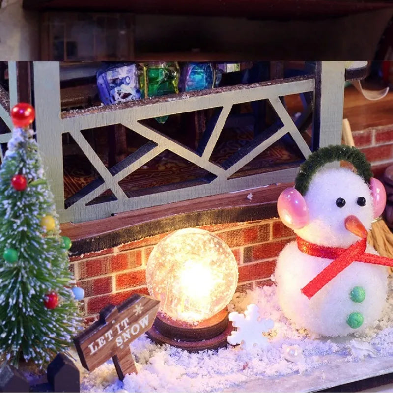 Miniature House Kit - Warm Christmas Lodge